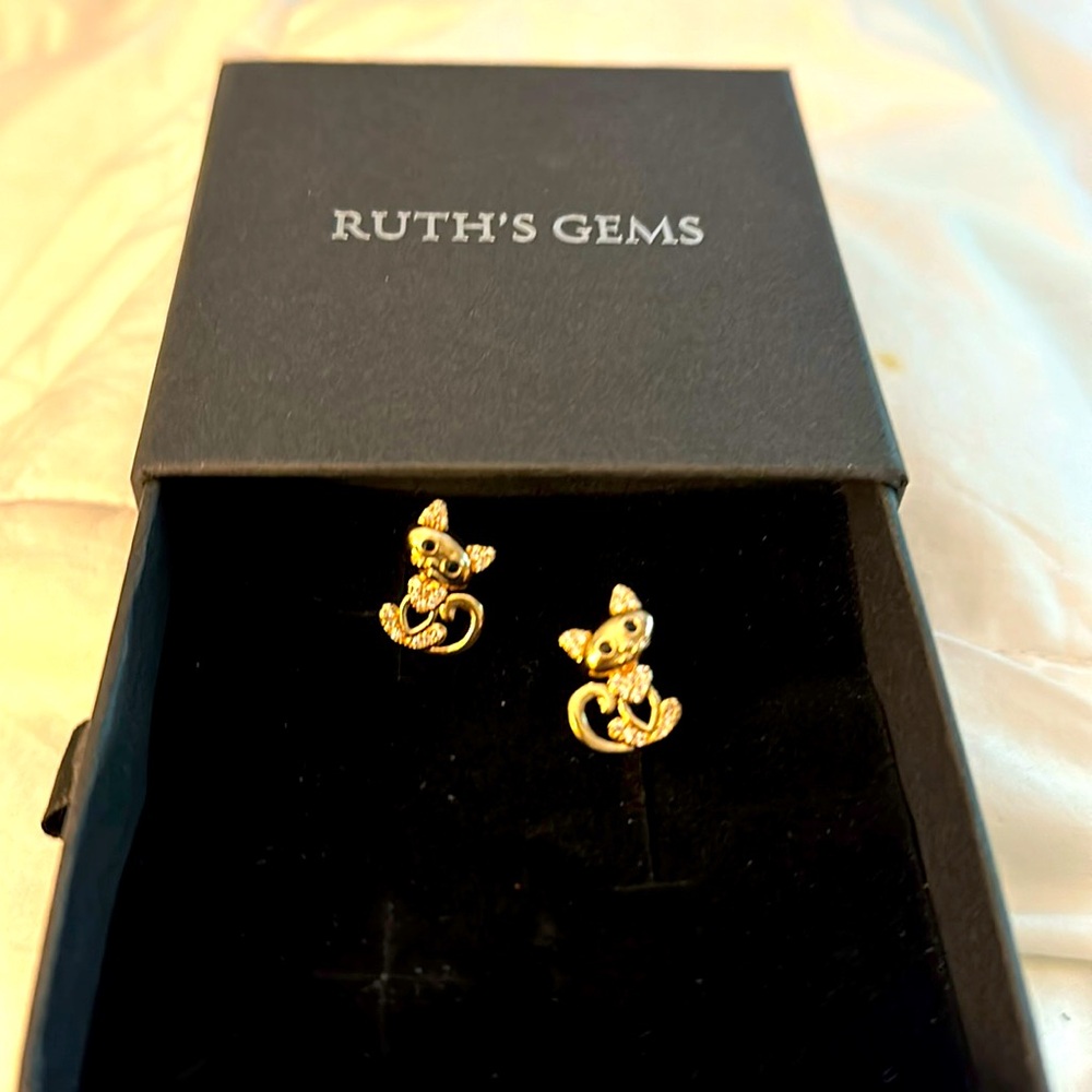 Cat Lady Earrings! They have a little heart ❤️ chest. Very cute, new in box.
